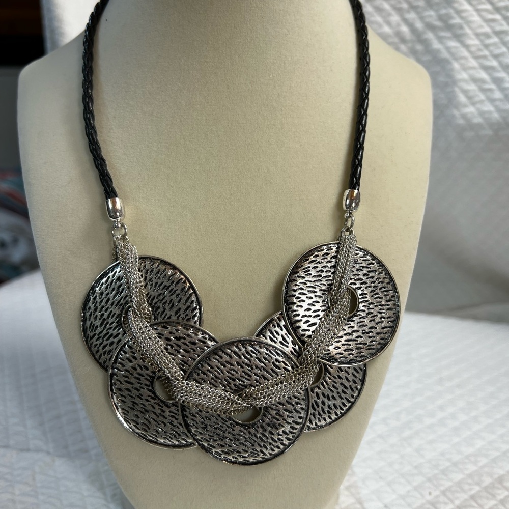 Common Thread Premier Designs Silver Plated Neckl… - image 2